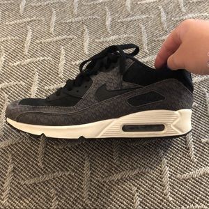 Black & dark gray Nike AirMax w/ snakeskin detail